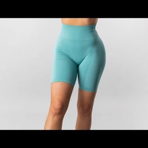 Alphalete Seamless Biker Shorts Size Small